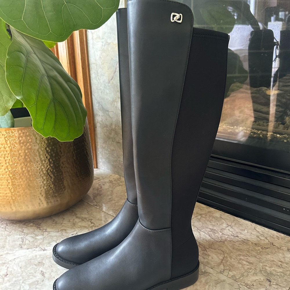 AEROSOLES Black Over the Knee Boots Sleek Design